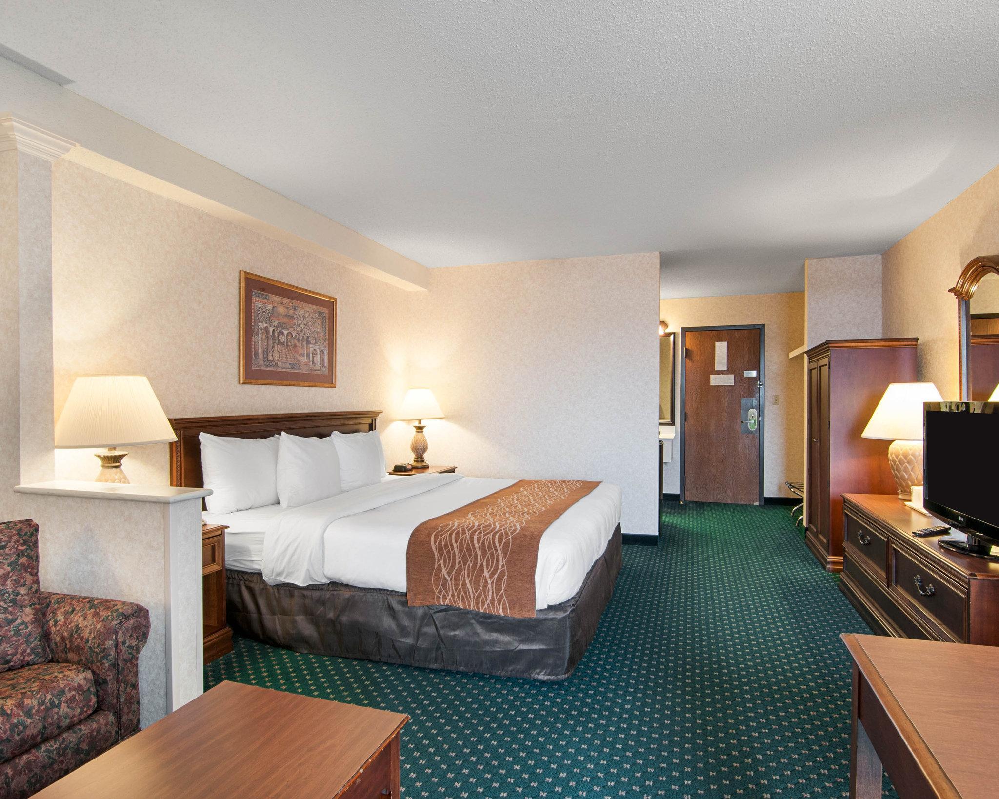 Comfort Inn & Suites Near Danville Mall Екстериор снимка