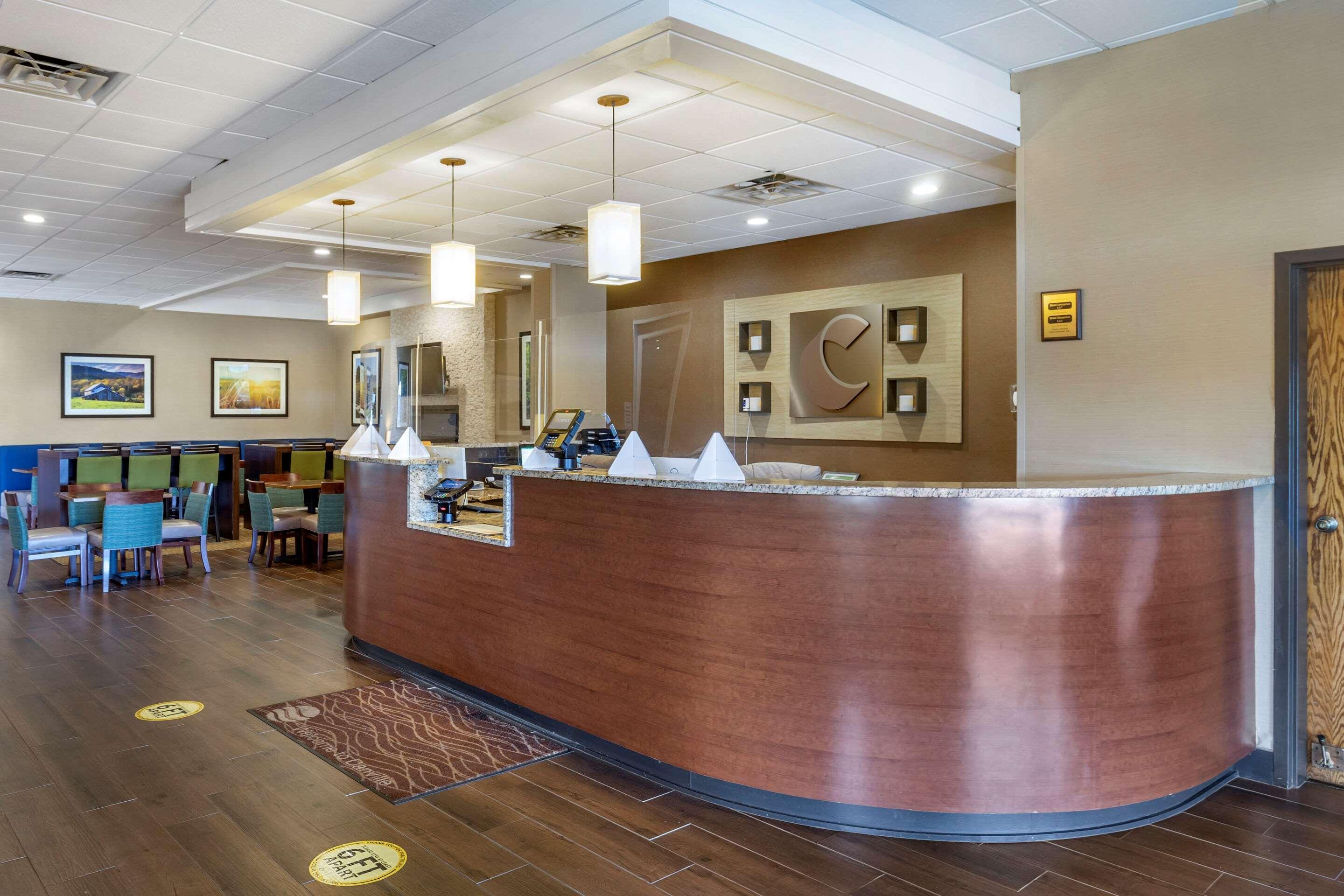 Comfort Inn & Suites Near Danville Mall Екстериор снимка